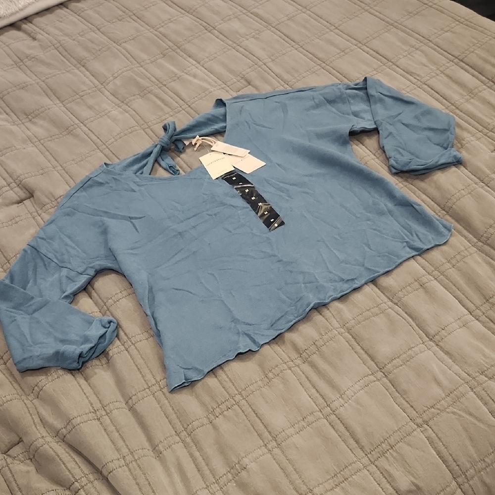 Lucky Brand Sky Blue Long Sleeve Tee With Open Back Size M, New With Tags!